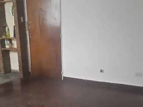 F Llavallol 3300, Piso 1