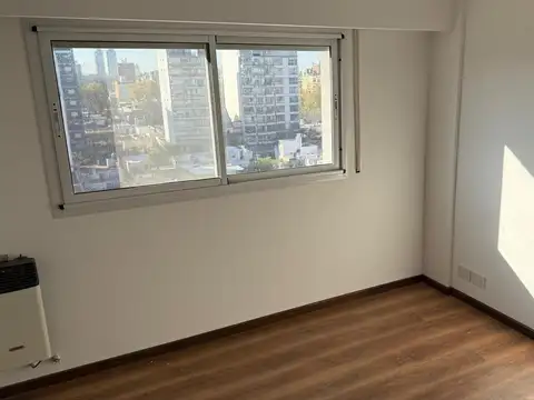 Departamento de 1 dormitorio al frente en barrio Lourdes