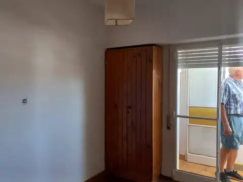 Departamento 6 ambientes con 1 baño