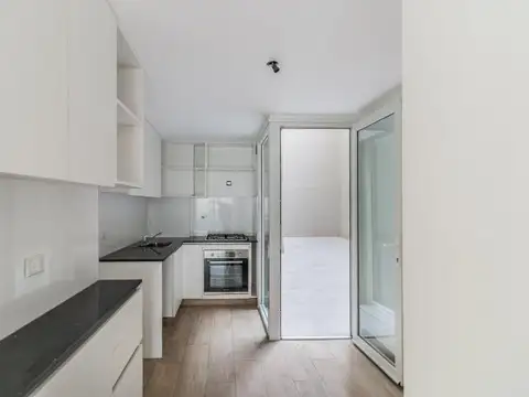 Venta Depto Tres ambientes en el Red Tower. Patio. Seguridad 24 hs. Full Amenities. Apto profes...