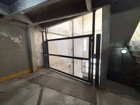 COCHERA EN VENTA PARAGUAY Y PELLEGRINI