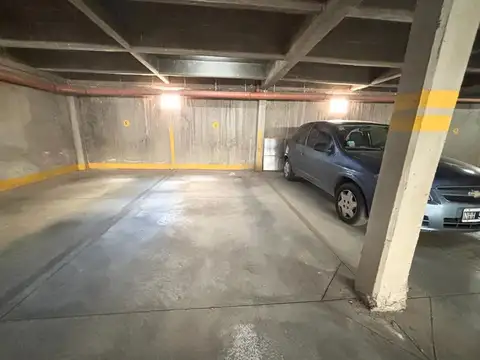 COCHERA EN VENTA PARAGUAY Y PELLEGRINI