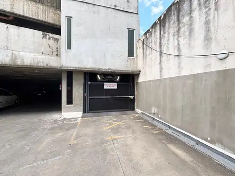 COCHERA EN VENTA PARAGUAY Y PELLEGRINI