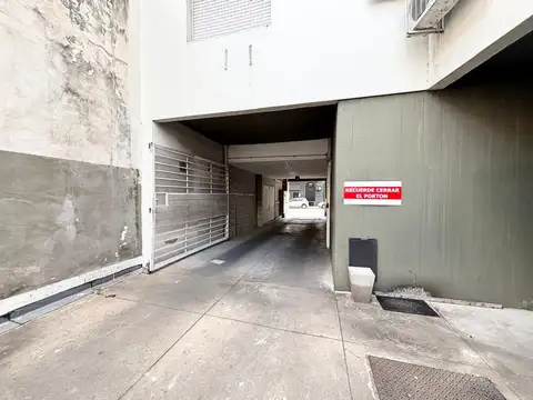 COCHERA EN VENTA PARAGUAY Y PELLEGRINI