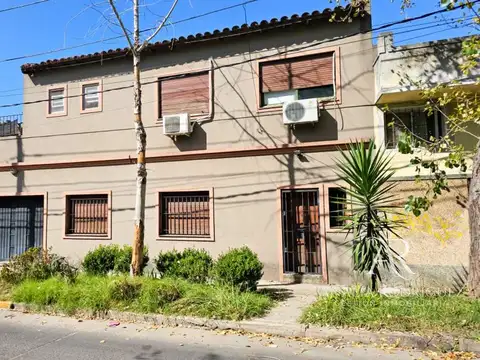 VENTA – PH TIPO CASA CON ENTRADA INDEPENDIENTE – 4 AMBIENTES – COCHERA DOBLE – SAN MARTÍN