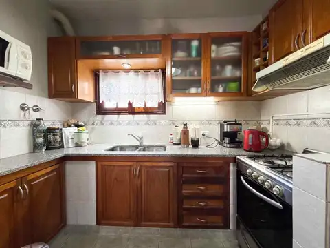 Depto Tipo Casa en Venta en Tolosa, USD 78.000