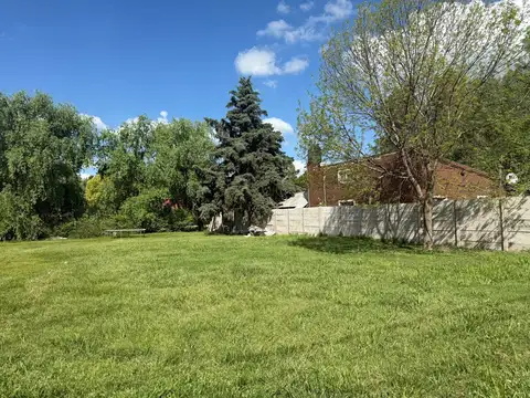 Venta. Lote 740 m2 con mejoras. Parque Sakura. Exaltacion de la Cruz