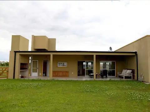 Casa en Venta con 1 cochera