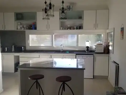 Casa en Alquiler Temporal con 1 cochera