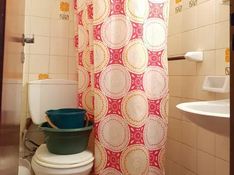 Local Comercial - HECHO DEPARTAMENTO - EXCELENTE UBICACIÓN