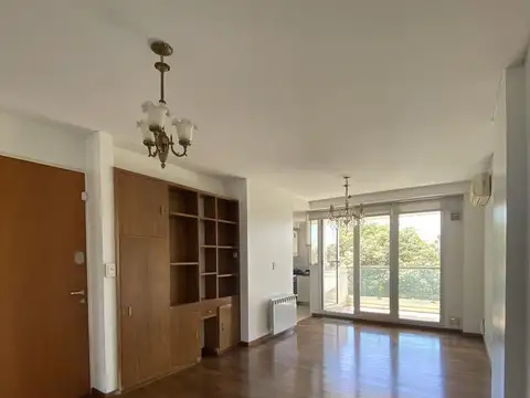 Departamento en alquiler de 1 dormitorio con balcon y amenities en barrio Lourdes