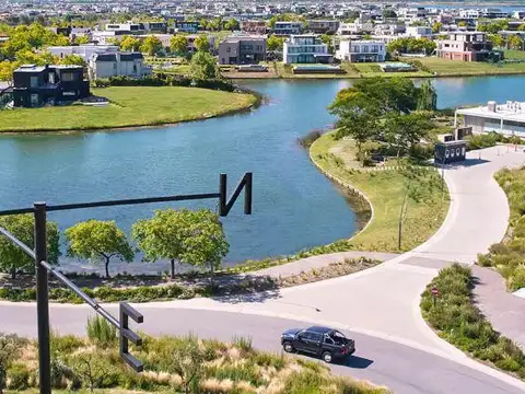 Terreno Puertos del Lago Barrio Araucarias. Interno