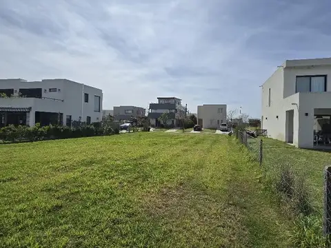 Terreno Puertos del Lago Barrio Araucarias. Interno