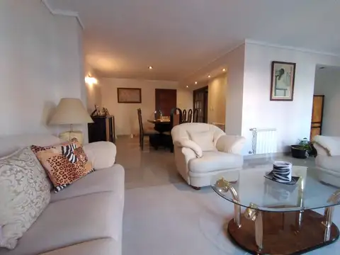 Santa Fe 1200, Piso 1