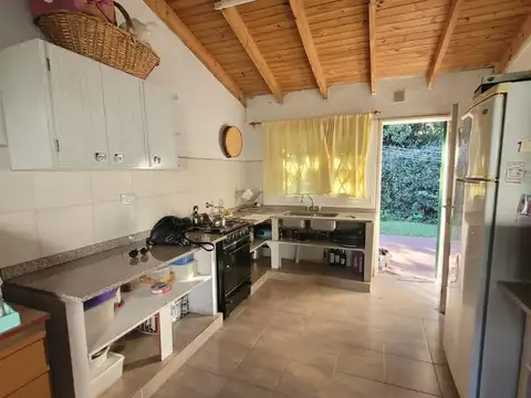 Casa en Alquiler con 3 cocheras