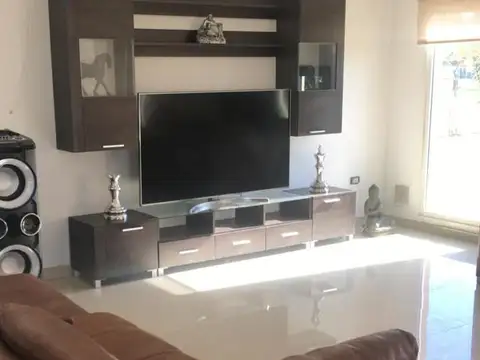 Av de los Lagos El Canton Norte PG 370.000 a laguna