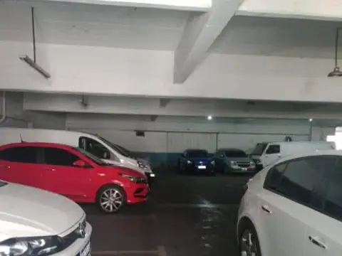 Galpon en Venta en Pompeya, USD 625.000