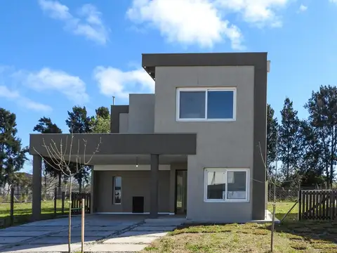 Casa | Venta | Barrio Cerrado Santa Ana | 5 Ambientes | Pileta | 450m2