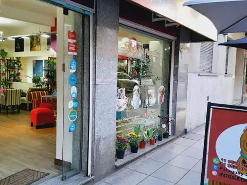 Local en Venta en Barrio Norte, USD 269.000