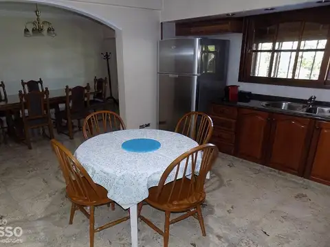 IMPORTANTE CHALET c/ DEPENDENCIAS – VILLA CLUB