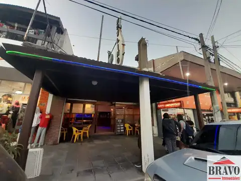 Avenida 3 e/ Paseo 102 y 104 100