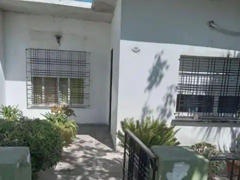 Andrés Ferreyra 900