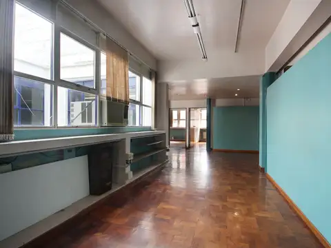 Oficina Monoambiente con 4 baños