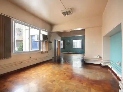 Venta Oficina Comercial en Monserrat OPORTUNIDAD