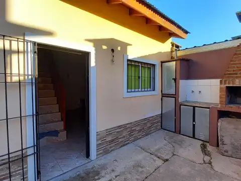 Casa 3 ambientes con 2 baños