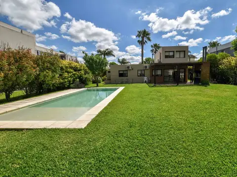 VENTA Casa dos dormitorios en Planta Baja Pileta