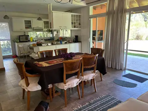 Casa en Venta en La Peregrina, USD 269.000