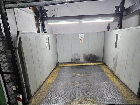 Hipólito Yrigoyen  al 2100