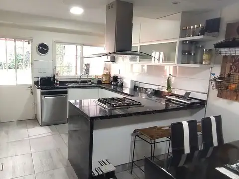 CASA 6 AMBIENTES VENTA PALOMAR
