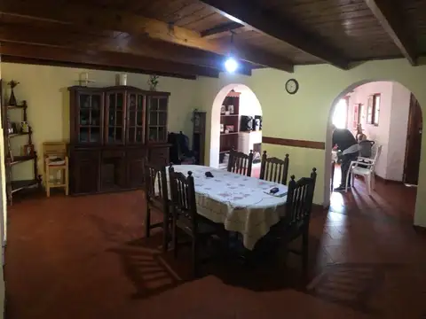 Casa 4 ambientes con 1 baño