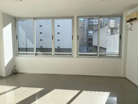 Oficina en Alquiler en Recoleta, $ 595.000