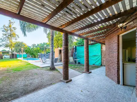 CASA EN VENTA  3 DORMITORIOS CON PILETA EN FUNES