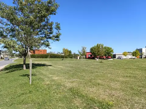 Terreno en Venta de 933,0 m2
