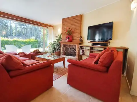 Casa 4 ambientes con 3 baños