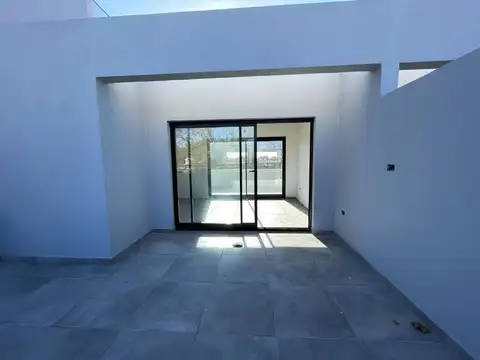 Depto Tipo Casa 4 ambientes con 2 baños