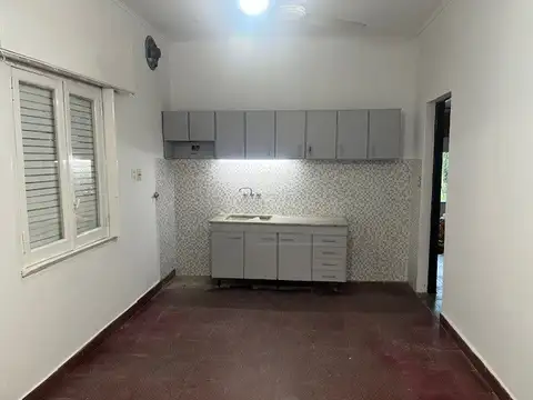 Casa 4 ambientes con 1 baño