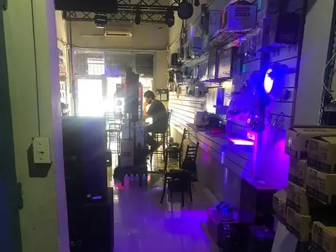 Av. San Martin al 2000 entre Liniers y José María Paz