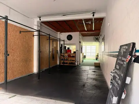 venta en block, 2 locales + Vivienda sobre calle H. Yrigoyen