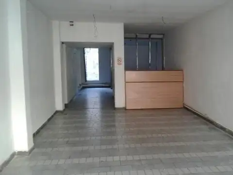 venta en block, 2 locales + Vivienda sobre calle H. Yrigoyen