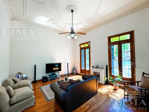 Casa en  Chacabuco 1700