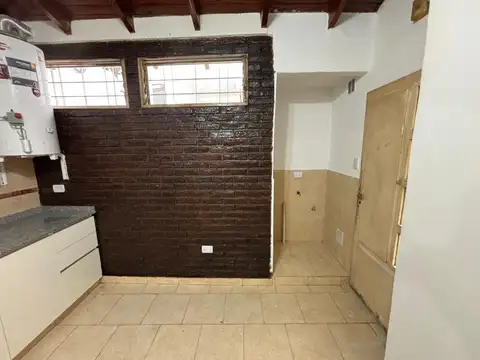 Depto Tipo Casa 2 ambientes con 1 baño