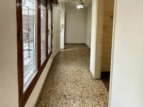 Dpto tipo casa 2 ambientes con patio