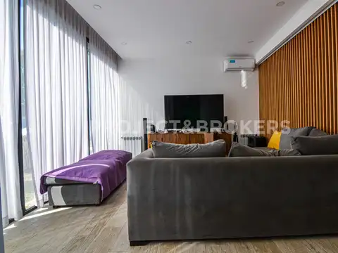 Casa 6 ambientes con 3 baños