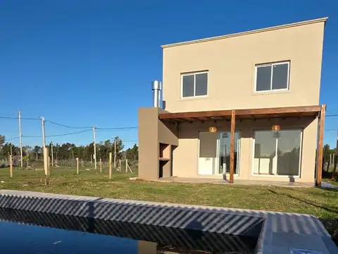 Casa 5 ambientes con 1 baño