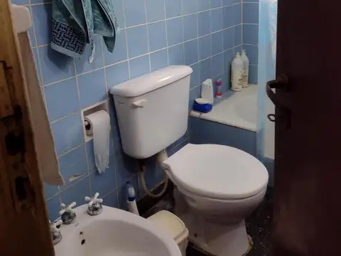 Casa 5 ambientes con 1 baño