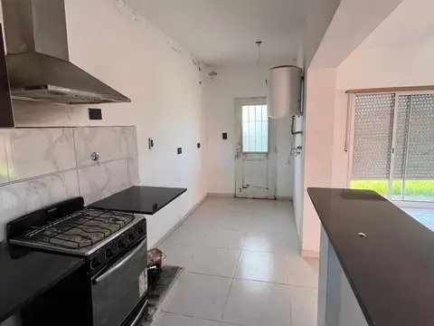 SE VENDE CASA EN URQUIZA
